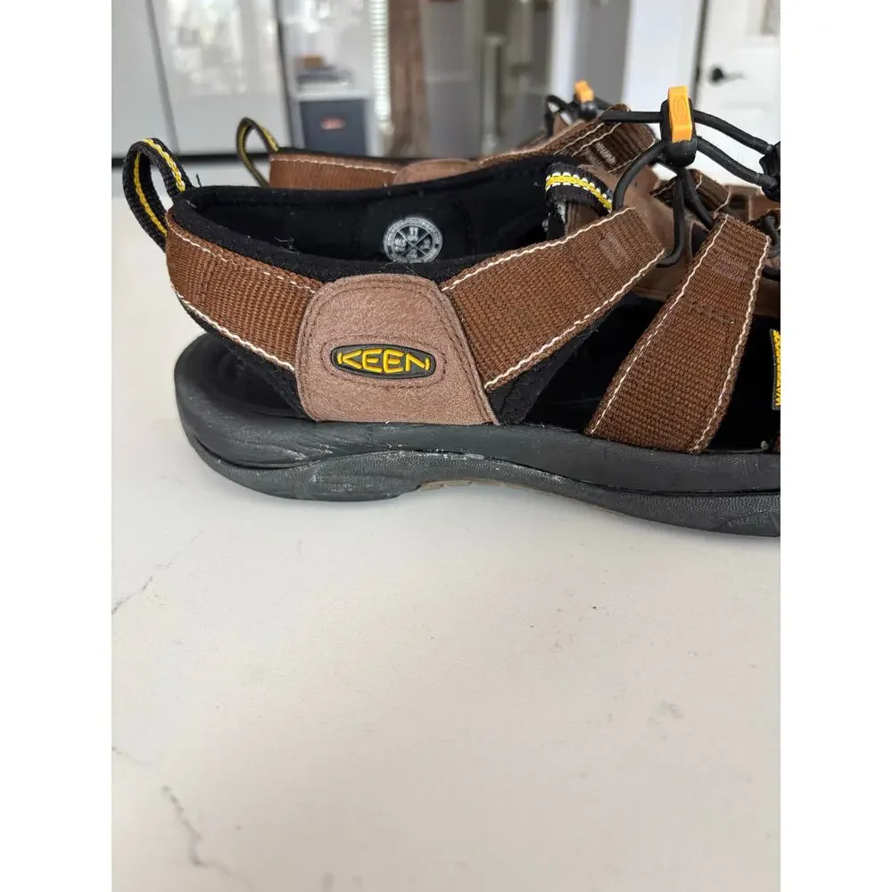 KEEN Newport H2 sandals sz 11 mens brown durable water hiking gorpcore outdoors